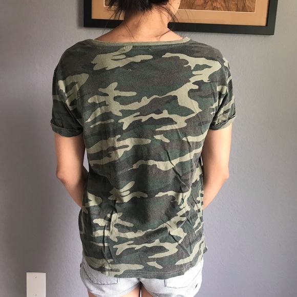 FOREVER 21: Camo Tee - Picture 4 of 4